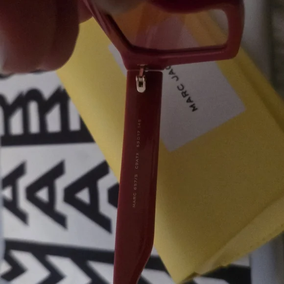Authentic Marc Jacobs Red Sunglasses with Case Obo display picture 3